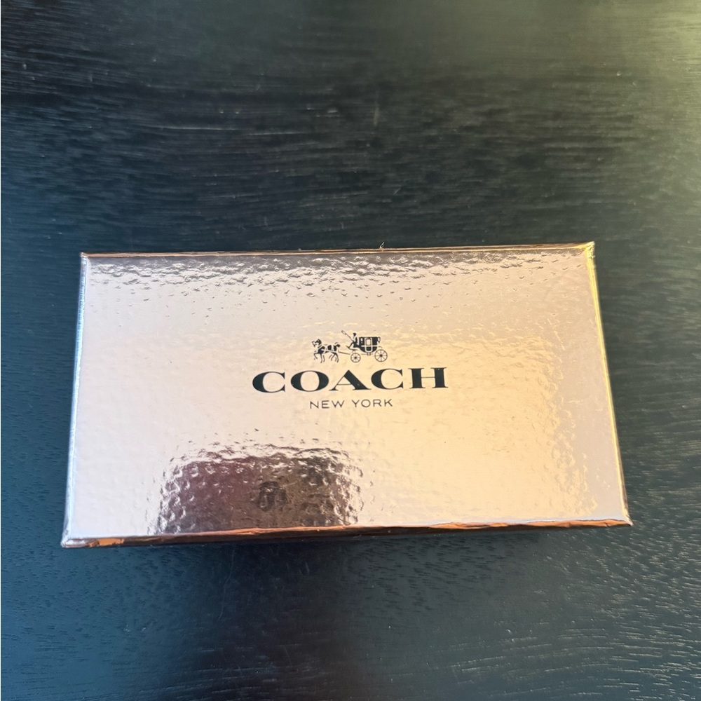Coach Blush Floral Key Holder - Picture 4 of 4